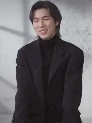 All Of Us Are Dead Yoon Gwi Nam Black Blazer