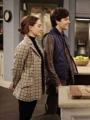 Last Man Standing Kaitlyn Dever Coat