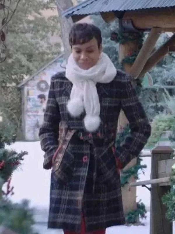 Christmas in Vienna Tina von Carlowitz Coat - Image 3