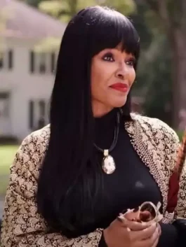 A Christmas Surprise Wendy Raquel Robinson Coat side pose