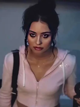 euphoria-s02-maddy-perez-cropped-hoodie