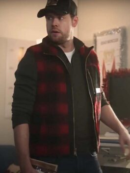 Falling for Christmas 2022 Chord Overstreet Vest