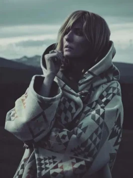 yellowstone-beth-dutton-white-poncho-coat