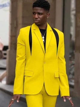 emily-in-paris-s03-julien-yellow-coat