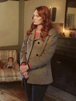 Mysteries Decoded S03 Jennifer Marshall Coat