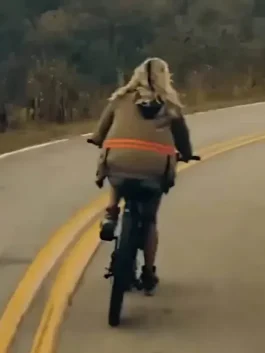 the-peripheral-flynne-fisher-brown-jacket