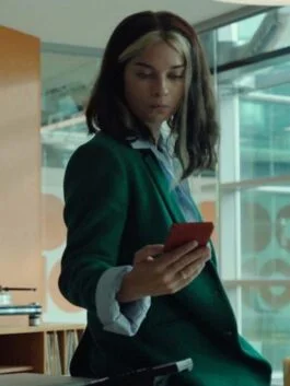 Black Mirror S06 Annie Murphy Green Coat
