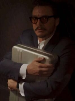 Drive-Away Dolls 2023 Pedro Pascal Blue Suit