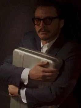 Drive-Away Dolls 2023 Pedro Pascal Blue Suit