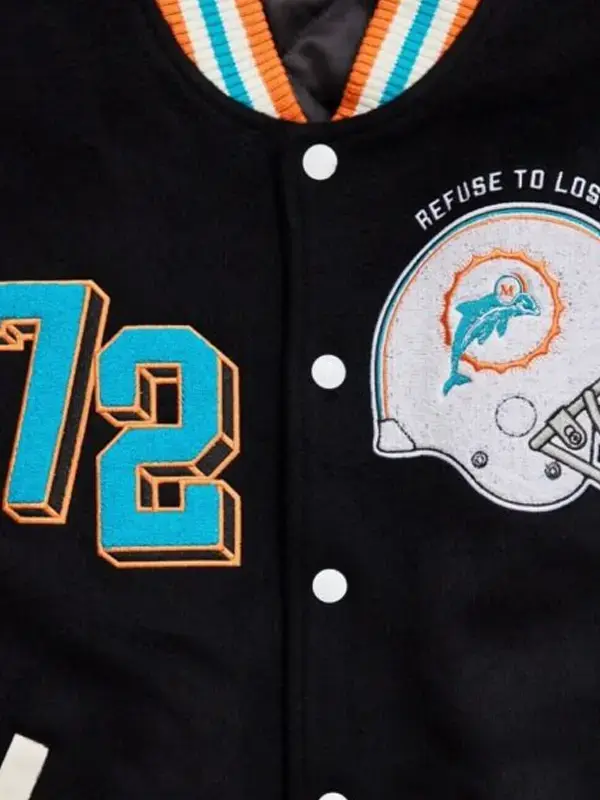 Two-tone sports bomber jacket with "72" and helmet embroidery on the chest.