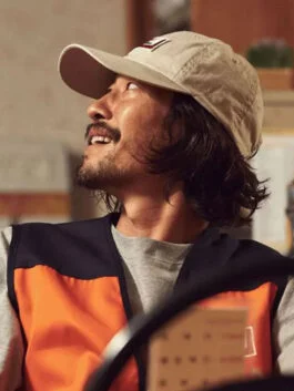 Moving Seung-Beom Ryu Orange Vest