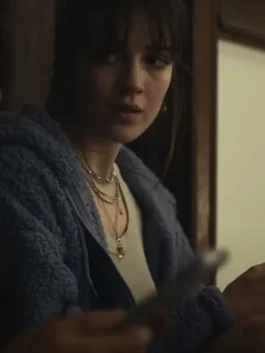 dumb-money-2023-talia-ryder-blue-jacket