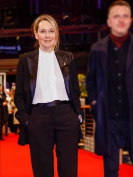 she-came-to-me-2023-isabelle-stever-black-blazer