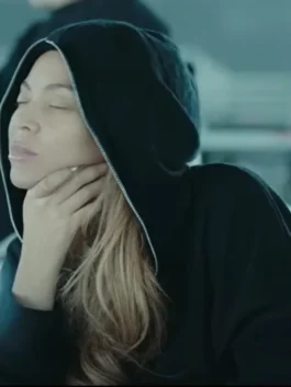 Beyonce Black Hoodie in professional black fleece fabric with a luxury hooded style collar.