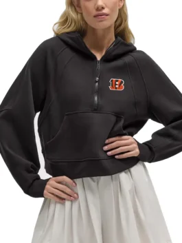 Front of the black Cincinnati Bengals lululemon NFL women’s scuba half zip hoodie with the team logo.