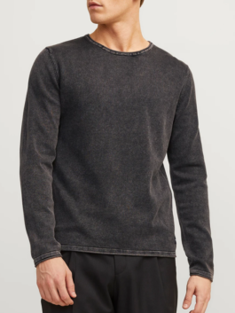 Front view of a men’s dark charcoal plain knitted pullover with a crew neck and long sleeves.