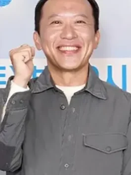 Cha Young Hoon Welcome to Samdalri Jacket showcasing professional grey finish and luxury buttoned cuffs.