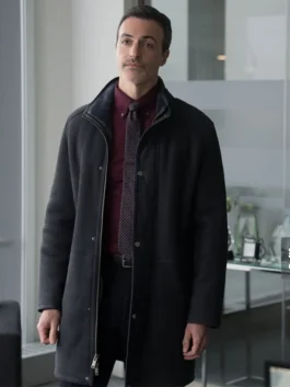 Law and Order S25 Reid Scott Black Coat as Vincent Riley in rich black wool with a stand up collar and a sharp commanding zip-up detective everyday silhouette.