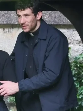 Wake Up Dead Man Josh O’Connor Jacket in professional finish with luxury full length sleeves and side pockets.