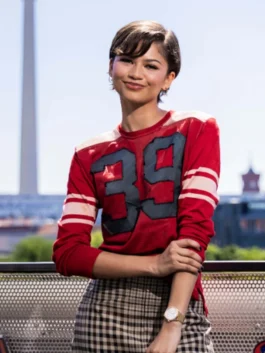 Spiderman Berlin Photocall Zendaya Shirt highlighting professional athletic build and luxury flexible knit structure.